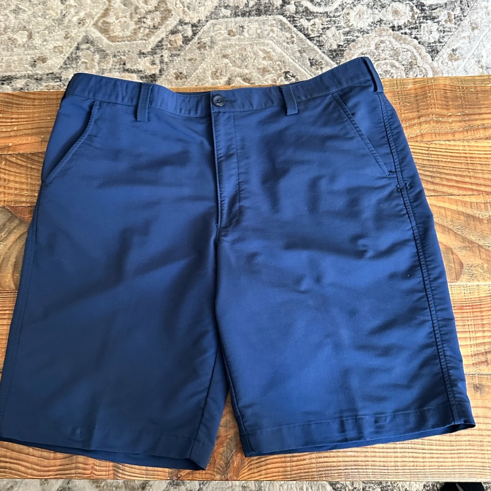 Men’s Under Armour golf shorts
